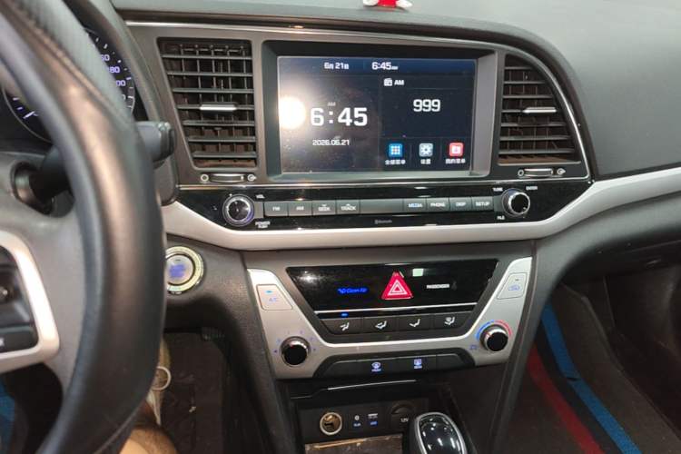 Used Hyundai Elantra (6th Generation / Lingdong) 2016 1.6L Automatic ZhiXuan – Elite Version Audio And AC Panel