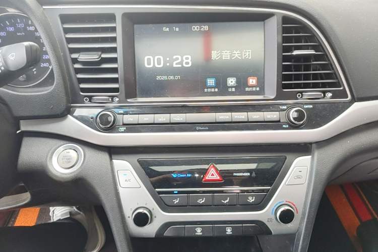 Used Hyundai Elantra (6th Generation / Lingdong) 2016 1.6L Automatic ZhiXuan – Elite Version Audio And AC Panel