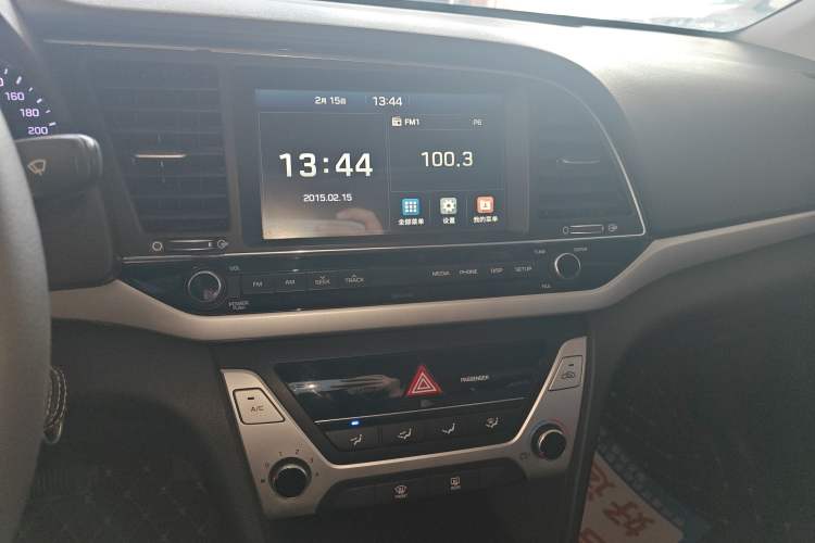 Used Hyundai Elantra (6th Generation / Lingdong) 2016 1.6L Automatic ZhiXuan – Elite Version Audio And AC Panel