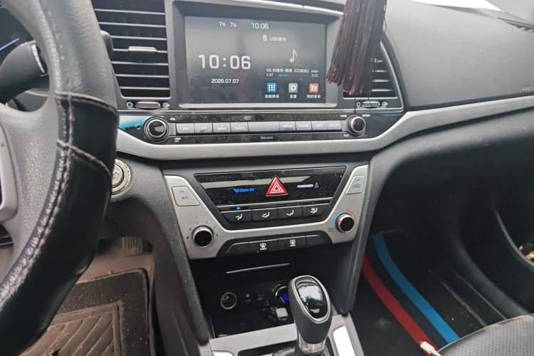 Used Hyundai Elantra (6th Generation / Lingdong) 2016 1.6L Automatic ZhiXuan – Elite Version Audio And AC Panel