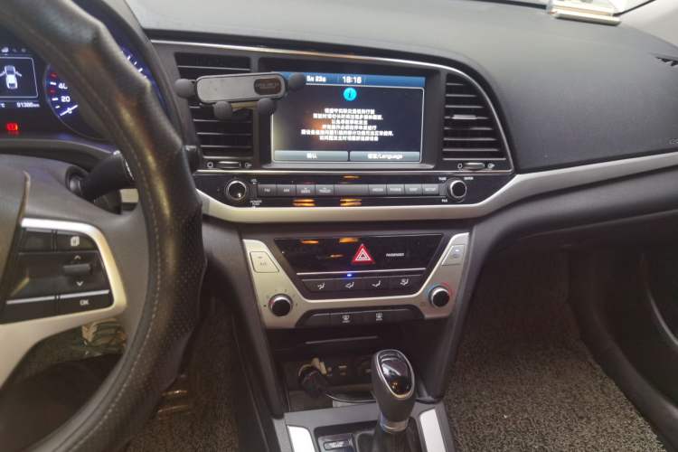 Used Hyundai Elantra (6th Generation / Lingdong) 2016 1.6L Automatic ZhiXuan – Elite Version Audio And AC Panel