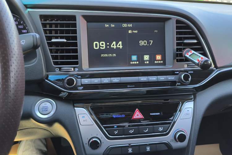 Used Hyundai Elantra (6th Generation / Lingdong) 2016 1.6L Automatic ZhiXuan – Elite Version Audio And AC Panel