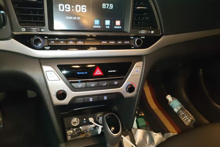 Used Hyundai Elantra (6th Generation / Lingdong) 2016 1.6L Automatic ZhiXuan – Elite Version Audio And AC Panel