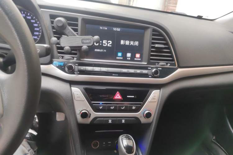 Used Hyundai Elantra (6th Generation / Lingdong) 2016 1.6L Automatic ZhiXuan – Elite Version Audio And AC Panel