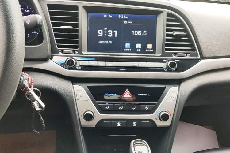 Used Hyundai Elantra (6th Generation / Lingdong) 2016 1.6L Automatic ZhiXuan – Elite Version Audio And AC Panel