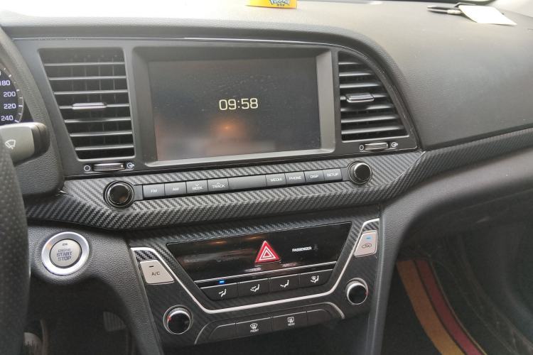 Used Hyundai Elantra (6th Generation / Lingdong) 2016 1.6L Automatic ZhiXuan – Elite Version Audio And AC Panel