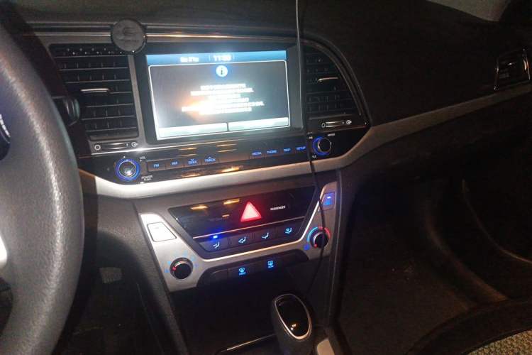 Used Hyundai Elantra (6th Generation / Lingdong) 2016 1.6L Automatic ZhiXuan – Elite Version Audio And AC Panel