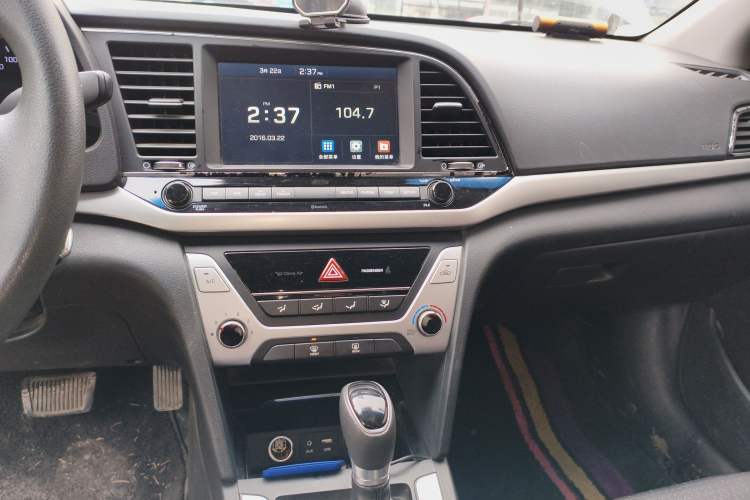 Used Hyundai Elantra (6th Generation / Lingdong) 2016 1.6L Automatic ZhiXuan – Elite Version Audio And AC Panel