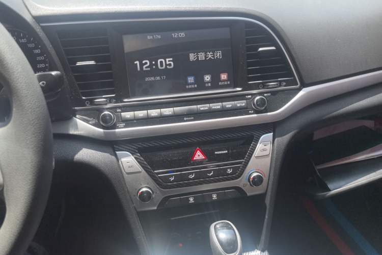 Used Hyundai Elantra (6th Generation / Lingdong) 2016 1.6L Automatic ZhiXuan – Elite Version Audio And AC Panel