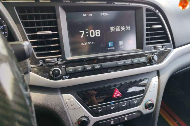 Used Hyundai Elantra (6th Generation / Lingdong) 2016 1.6L Automatic ZhiXuan – Elite Version Audio And AC Panel