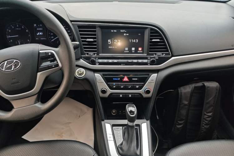 Used Hyundai Elantra (6th Generation / Lingdong) 2016 1.6L Automatic ZhiXuan – Elite Version Audio And AC Panel