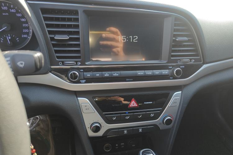 Used Hyundai Elantra (6th Generation / Lingdong) 2016 1.6L Automatic ZhiXuan – Elite Version Audio And AC Panel