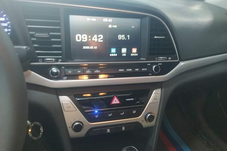 Used Hyundai Elantra (6th Generation / Lingdong) 2016 1.6L Automatic ZhiXuan – Elite Version Audio And AC Panel