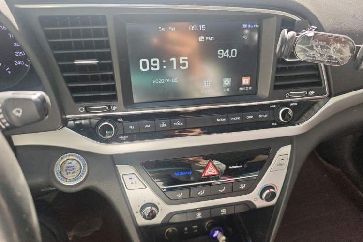 Used Hyundai Elantra (6th Generation / Lingdong) 2016 1.6L Automatic ZhiXuan · Luxury Version Audio And AC Panel