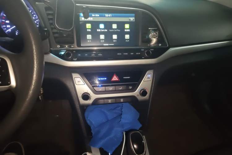 Used Hyundai Elantra (6th Generation / Lingdong) 2016 1.6L Automatic ZhiXuan – Elite Version Audio And AC Panel