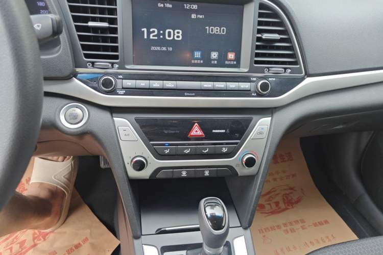 Used Hyundai Elantra (6th Generation / Lingdong) 2016 1.6L Automatic ZhiXuan – Elite Version Audio And AC Panel