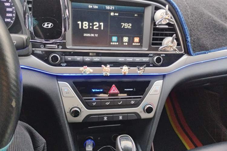 Used Hyundai Elantra (6th Generation / Lingdong) 2016 1.6L Automatic ZhiXuan – Elite Version Audio And AC Panel