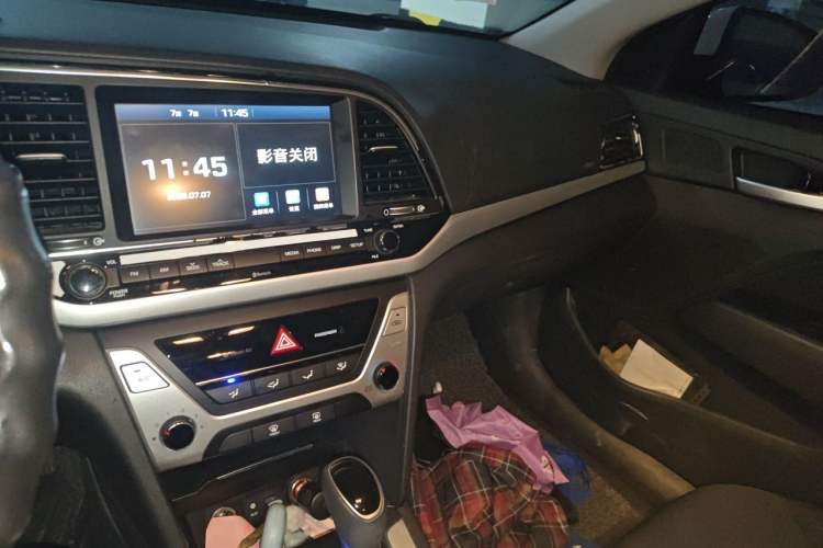 Used Hyundai Elantra (6th Generation / Lingdong) 2016 1.6L Automatic ZhiXuan – Elite Version Audio And AC Panel
