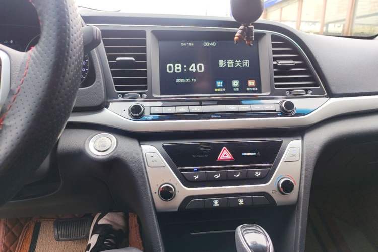 Used Hyundai Elantra (6th Generation / Lingdong) 2016 1.6L Automatic ZhiXuan – Elite Version Audio And AC Panel