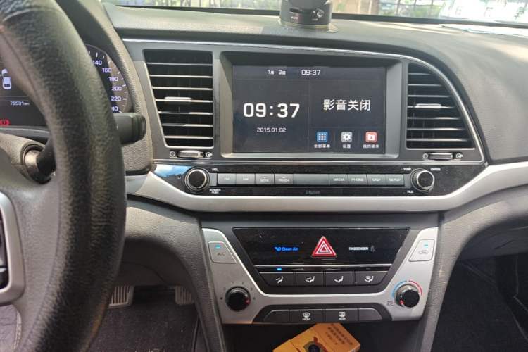 Used Hyundai Elantra (6th Generation / Lingdong) 2016 1.6L Automatic ZhiXuan – Elite Version Audio And AC Panel