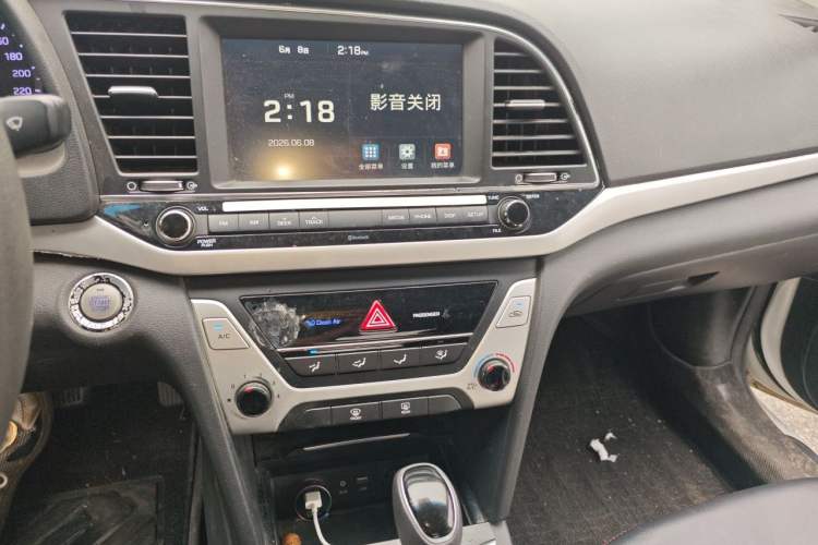 Used Hyundai Elantra (6th Generation / Lingdong) 2016 1.6L Automatic ZhiXuan – Elite Version Audio And AC Panel
