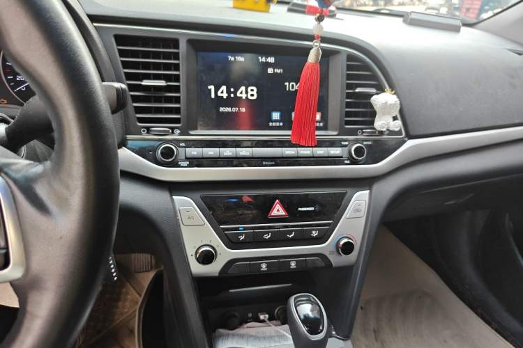 Used Hyundai Elantra (6th Generation / Lingdong) 2016 1.6L Automatic ZhiXuan – Elite Version Audio And AC Panel
