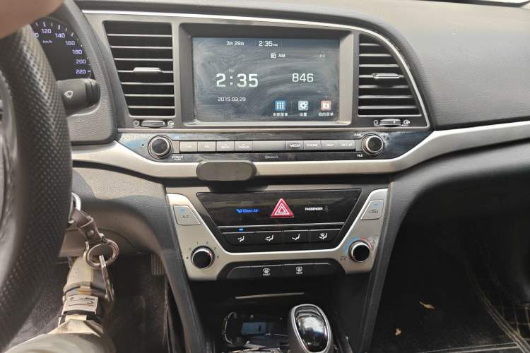 Used Hyundai Elantra (6th Generation / Lingdong) 2016 1.6L Automatic ZhiXuan – Elite Version Audio And AC Panel