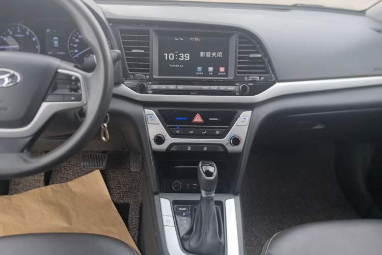 Used Hyundai Elantra (6th Generation / Lingdong) 2016 1.6L Automatic ZhiXuan – Elite Version Audio And AC Panel