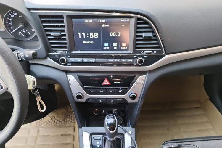 Used Hyundai Elantra (6th Generation / Lingdong) 2016 1.6L Automatic ZhiXuan – Elite Version Audio And AC Panel