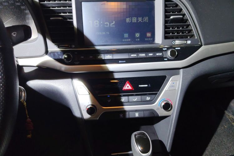 Used Hyundai Elantra (6th Generation / Lingdong) 2016 1.6L Automatic ZhiXuan – Elite Version Audio And AC Panel