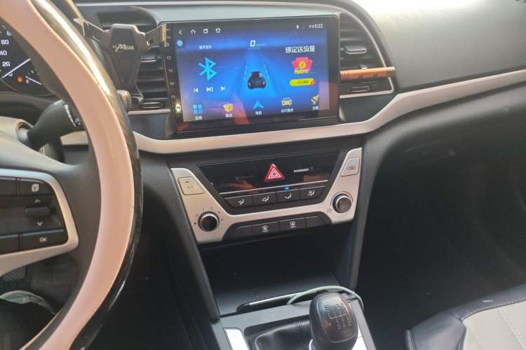 Used Hyundai Elantra (6th Generation / Lingdong) 2016 1.6L Manual ZhiXuan·Youth Edition Audio And AC Panel