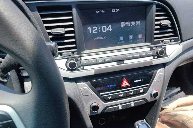 Used Hyundai Elantra (6th Generation / Lingdong) 2016 1.6L Automatic ZhiXuan – Elite Version Audio And AC Panel