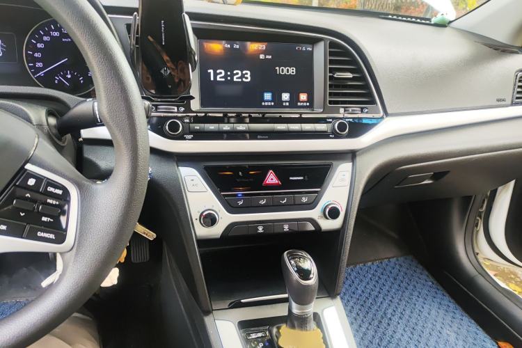 Used Hyundai Elantra (6th Generation / Lingdong) 2016 1.6L Automatic ZhiXuan – Elite Version Audio And AC Panel