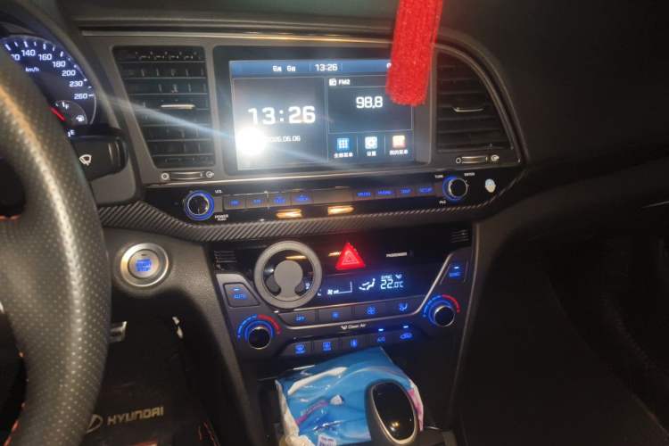 Used Hyundai Elantra (6th Generation / Lingdong) 2016 1.4T Dual-Clutch Xuan Dong · Flagship Edition Audio And AC Panel