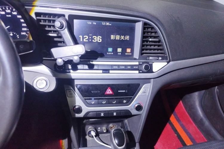 Used Hyundai Elantra (6th Generation / Lingdong) 2016 1.6L Automatic ZhiXuan · Luxury Version Audio And AC Panel