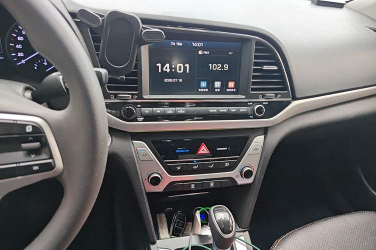 Used Hyundai Elantra (6th Generation / Lingdong) 2016 1.6L Automatic ZhiXuan – Elite Version Audio And AC Panel