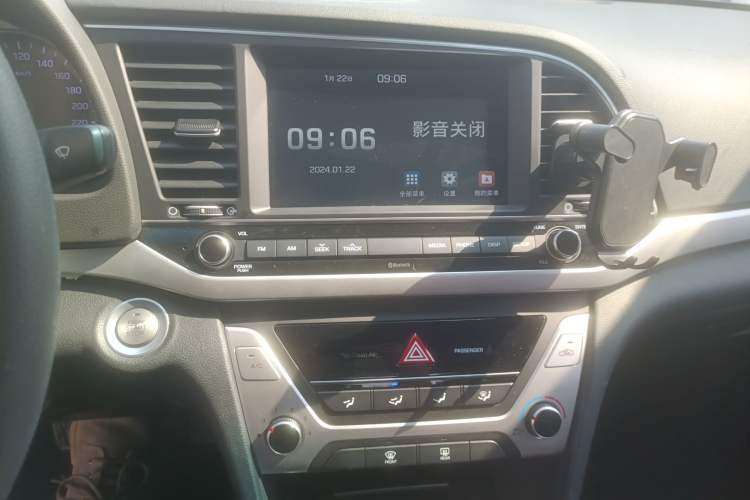 Used Hyundai Elantra (6th Generation / Lingdong) 2016 1.6L Automatic ZhiXuan – Elite Version Audio And AC Panel