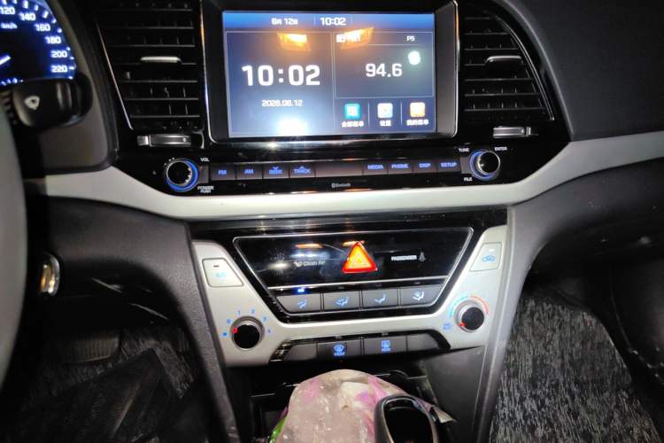 Used Hyundai Elantra (6th Generation / Lingdong) 2016 1.6L Automatic ZhiXuan – Elite Version Audio And AC Panel