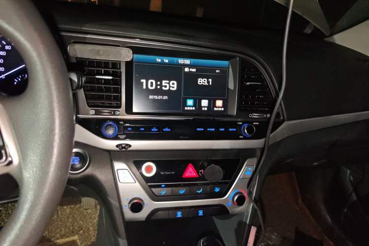 Used Hyundai Elantra (6th Generation / Lingdong) 2016 1.6L Automatic ZhiXuan – Elite Version Audio And AC Panel