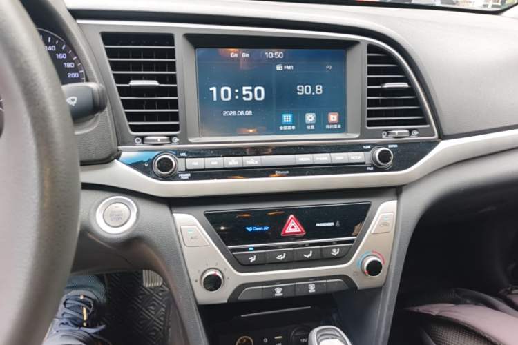 Used Hyundai Elantra (6th Generation / Lingdong) 2016 1.6L Automatic ZhiXuan – Elite Version Audio And AC Panel