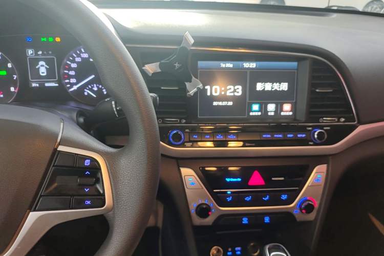 Used Hyundai Elantra (6th Generation / Lingdong) 2016 1.6L Automatic ZhiXuan – Elite Version Audio And AC Panel