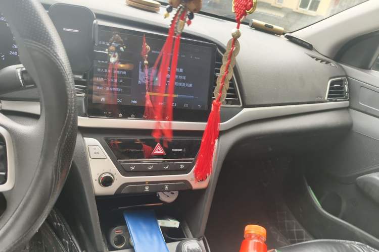 Used Hyundai Elantra (6th Generation / Lingdong) 2016 1.6L Manual ZhiXuan·Youth Edition Audio And AC Panel