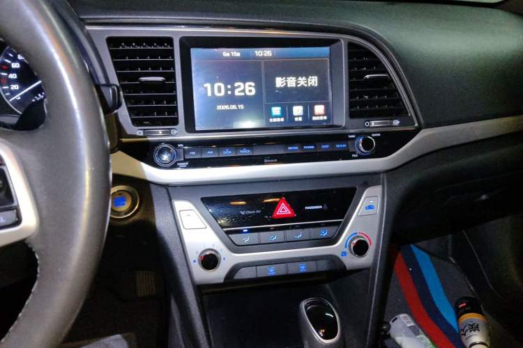 Used Hyundai Elantra (6th Generation / Lingdong) 2016 1.6L Automatic ZhiXuan · Luxury Version Audio And AC Panel