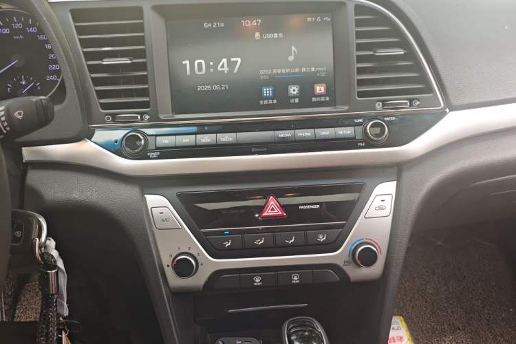 Used Hyundai Elantra (6th Generation / Lingdong) 2016 1.6L Automatic ZhiXuan – Elite Version Audio And AC Panel