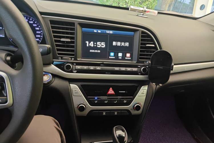 Used Hyundai Elantra (6th Generation / Lingdong) 2016 1.6L Automatic ZhiXuan – Elite Version Audio And AC Panel