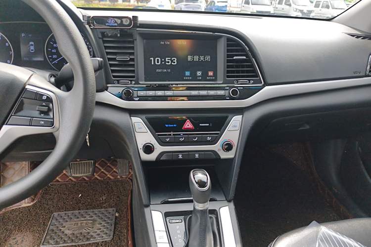 Used Hyundai Elantra (6th Generation / Lingdong) 2016 1.6L Automatic ZhiXuan – Elite Version Audio And AC Panel