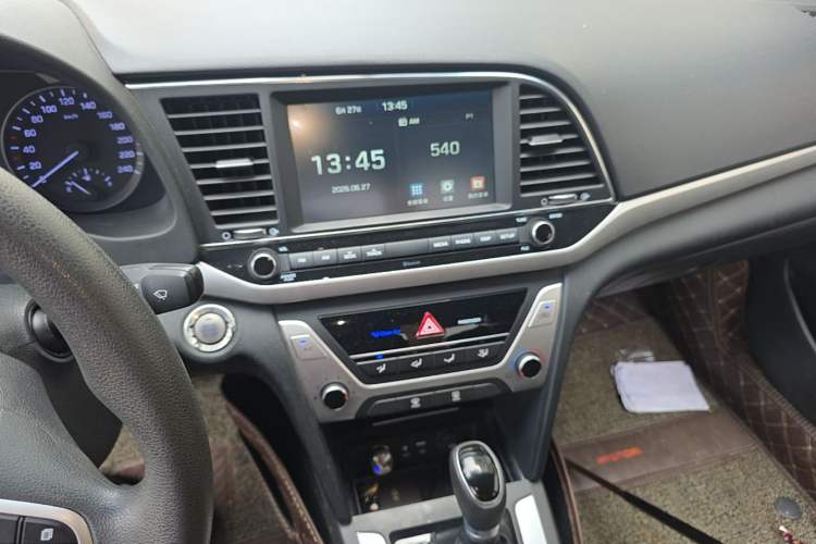 Used Hyundai Elantra (6th Generation / Lingdong) 2016 1.6L Automatic ZhiXuan – Elite Version Audio And AC Panel