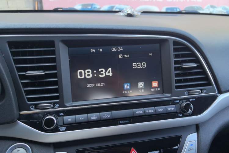 Used Hyundai Elantra (6th Generation / Lingdong) 2016 1.6L Automatic ZhiXuan – Elite Version Audio And AC Panel