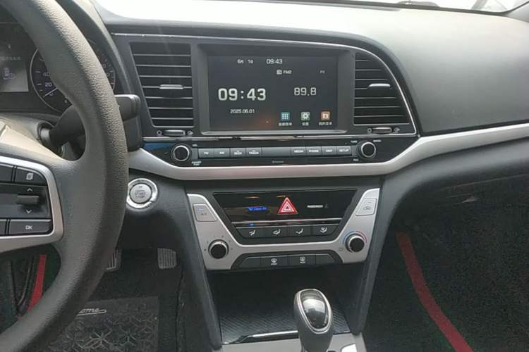 Used Hyundai Elantra (6th Generation / Lingdong) 2016 1.6L Automatic ZhiXuan – Elite Version Audio And AC Panel