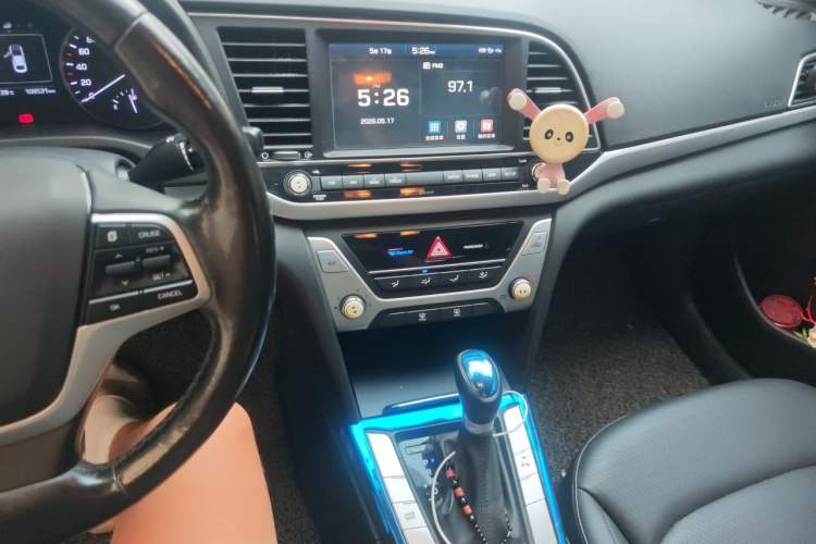 Used Hyundai Elantra (6th Generation / Lingdong) 2016 1.6L Automatic ZhiXuan · Luxury Version Audio And AC Panel